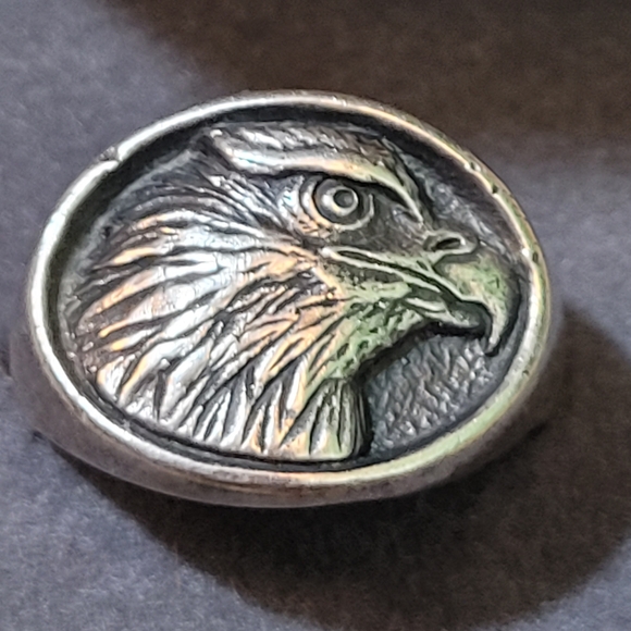Size 8 VINTAGE James Avery Retired Eagle Head Sterling SILVER art Ring